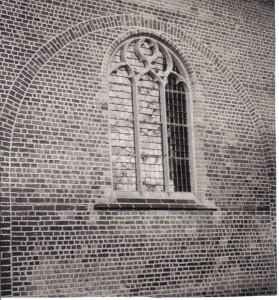 F37 Ned. Hervormde Kerk, raam teruggerestaureerd, 1955, 2